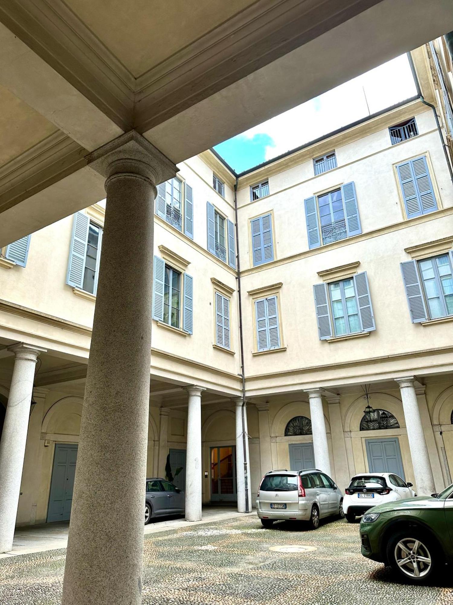 מילאנו Nerino House, Elegante E Tranquillo Appartamento A 5 Minuti Dal Duomo מראה חיצוני תמונה