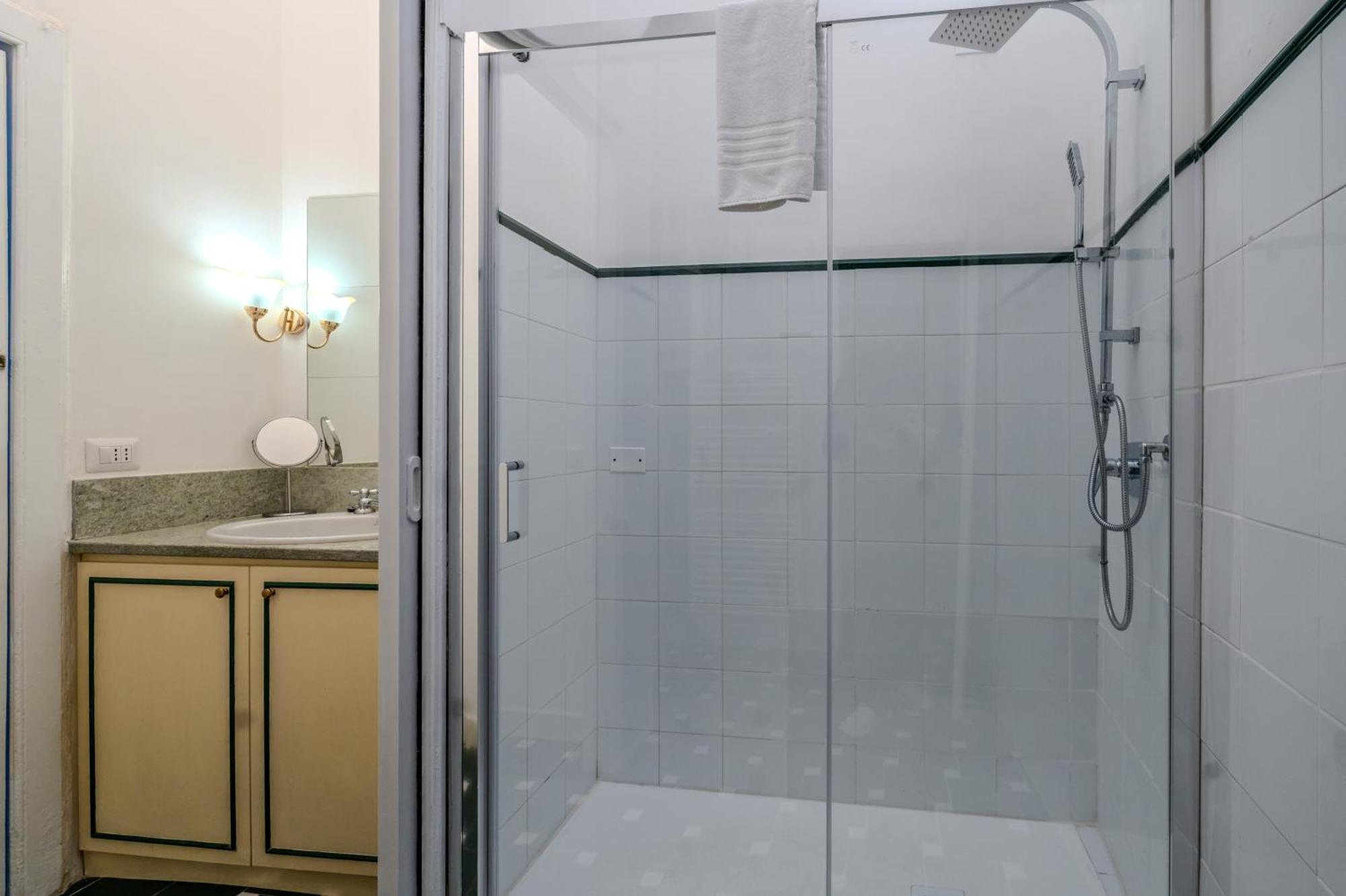 מילאנו Nerino House, Elegante E Tranquillo Appartamento A 5 Minuti Dal Duomo מראה חיצוני תמונה
